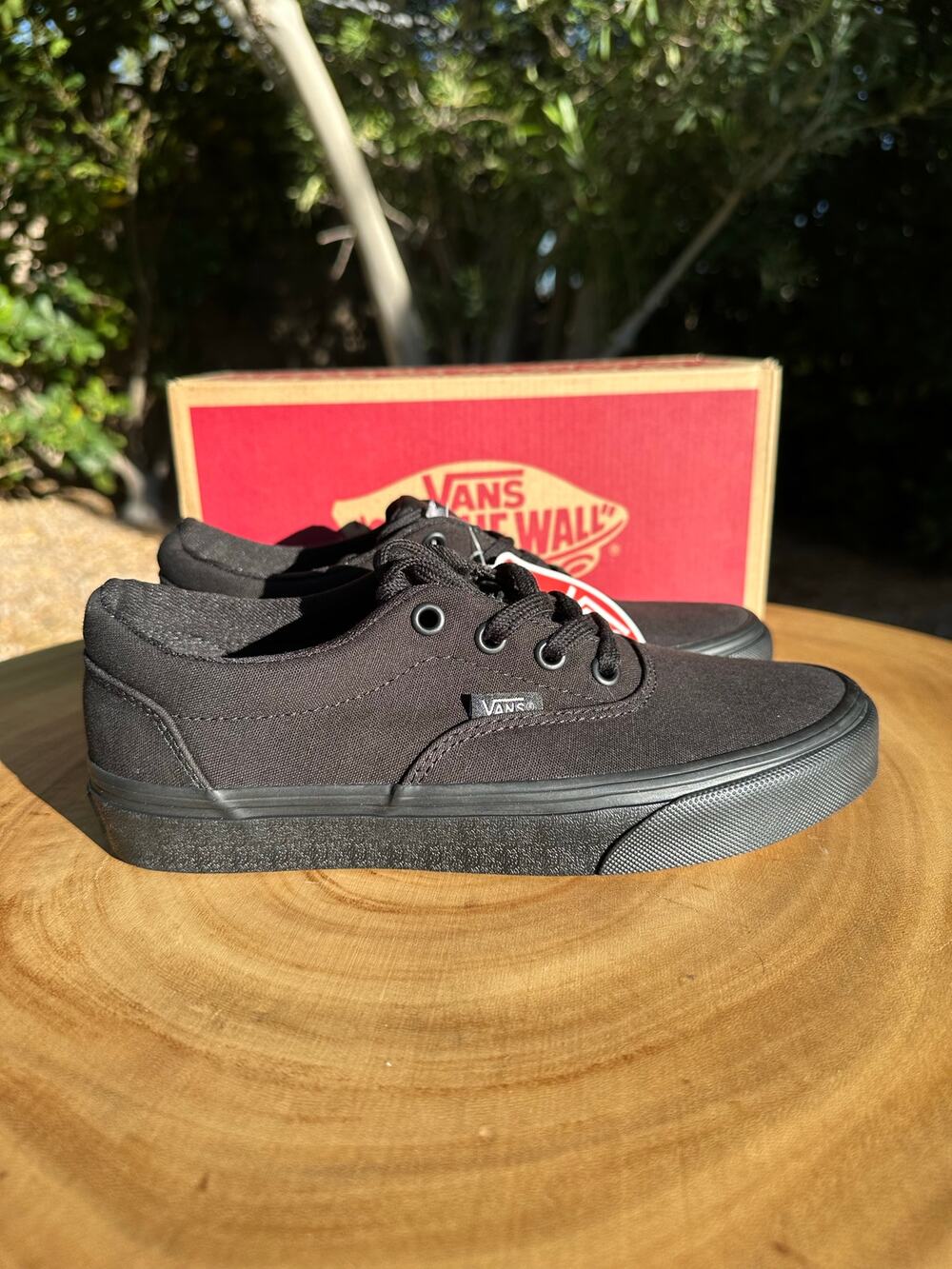 VANS Women's Doheny Canvas Black/Black Lace Up Canvas Sneaker Size 6